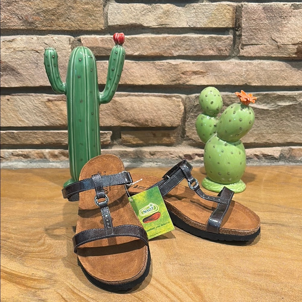 NOT FOR SALE: Naot Gray Patent Leather Sandals 🩴!